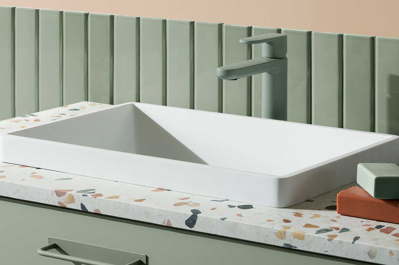 Få in färg i badrummet, fondvägg och detaljer