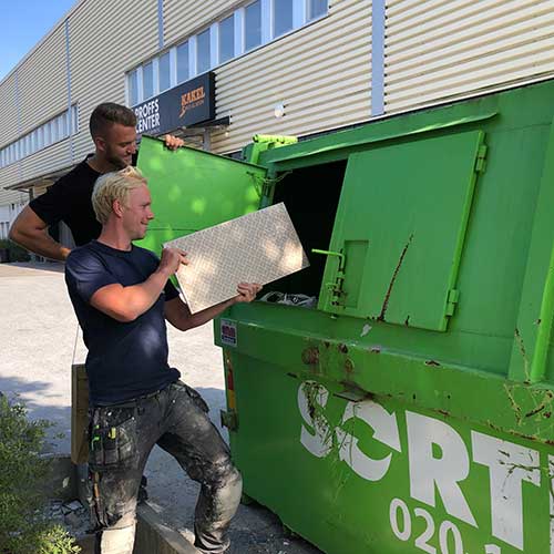 Kasta din byggsopor hos oss